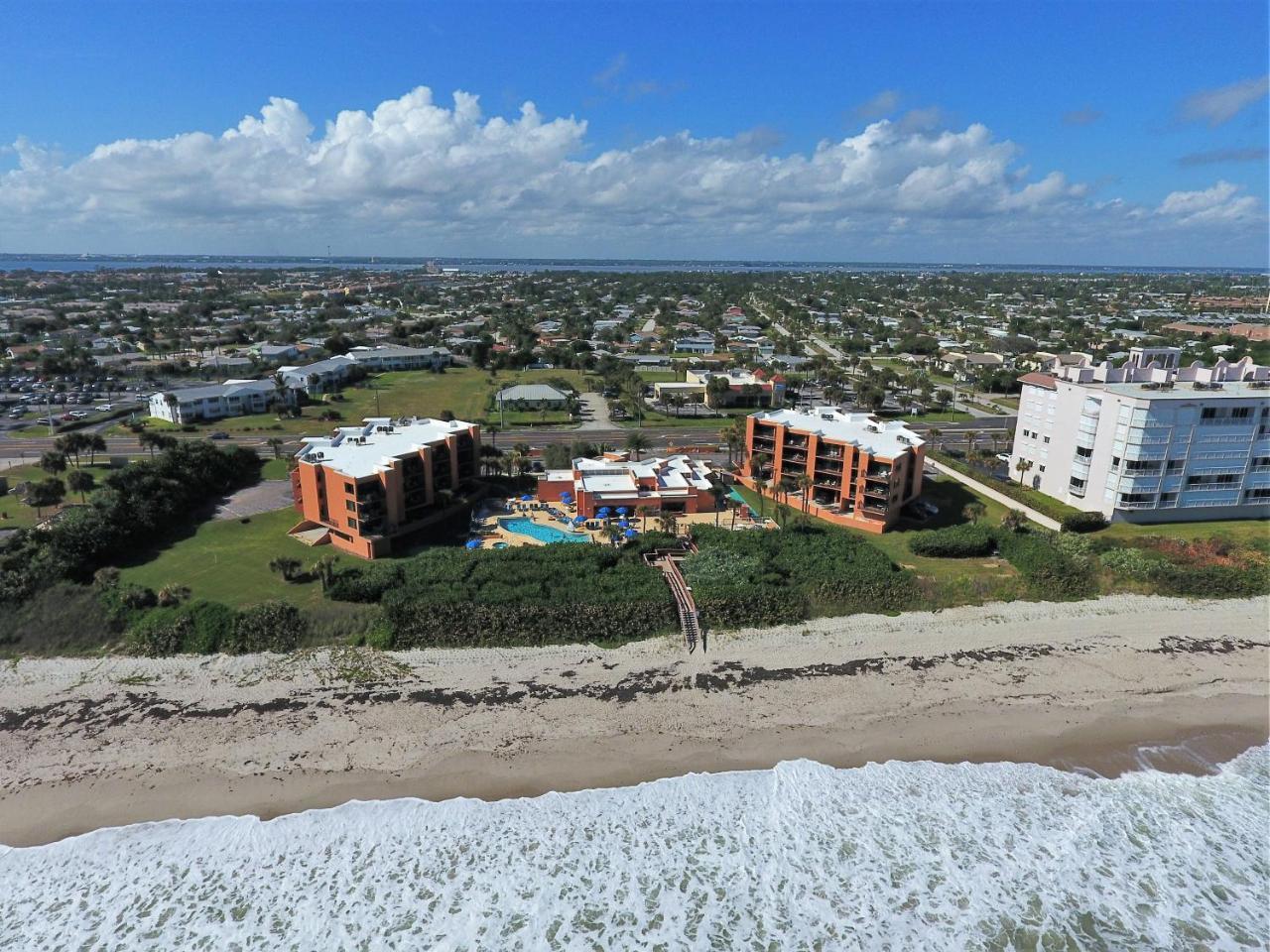 Oceanique Resort By Capital Vacations Indian Harbour Beach Exterior foto